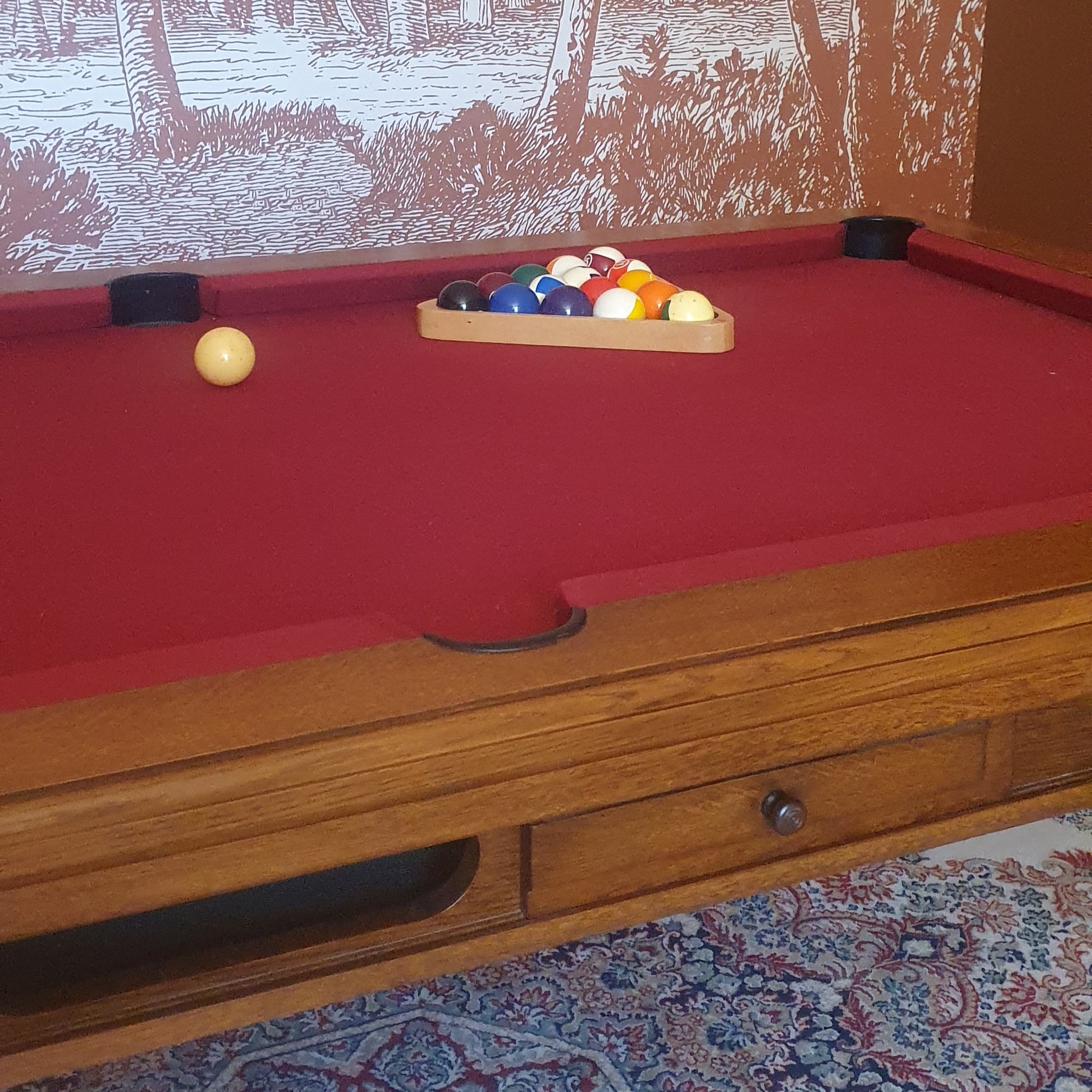 Salon billard, jeux de société, lecture du gîte le Grand commun