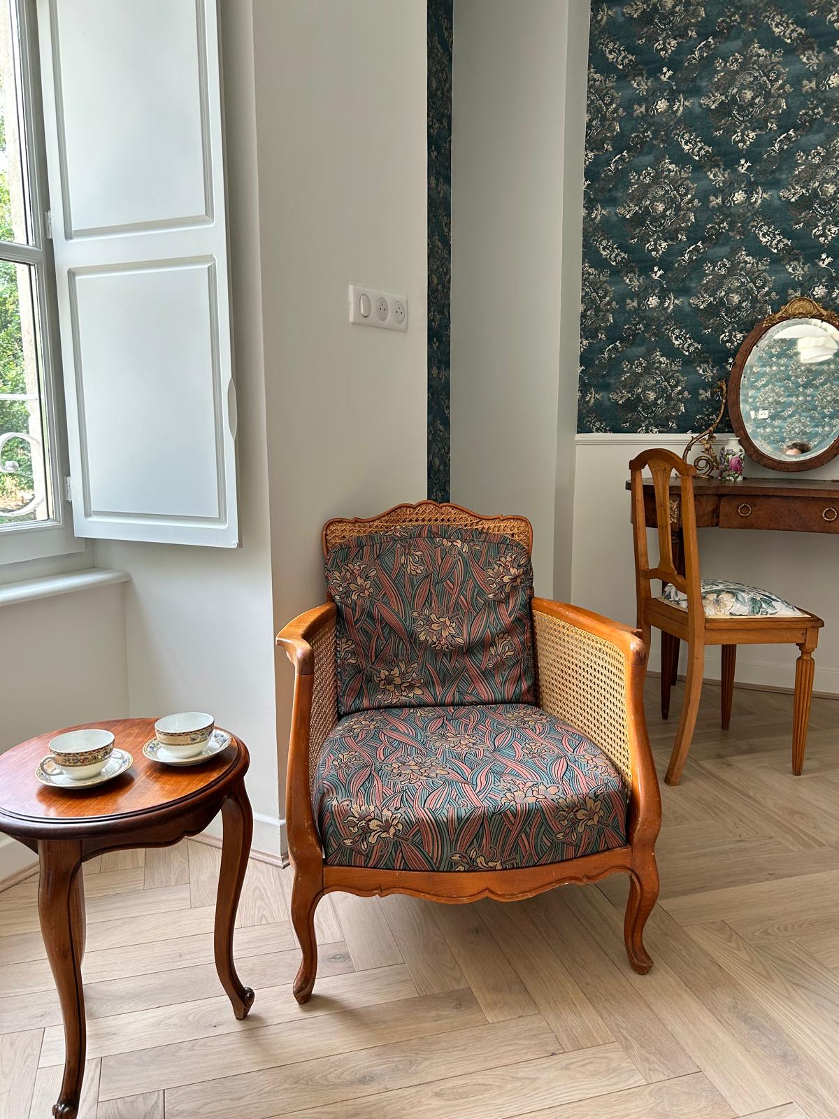 Suite l'escarpolette chambre d'hôte château de la Motte Louchy-Montfand