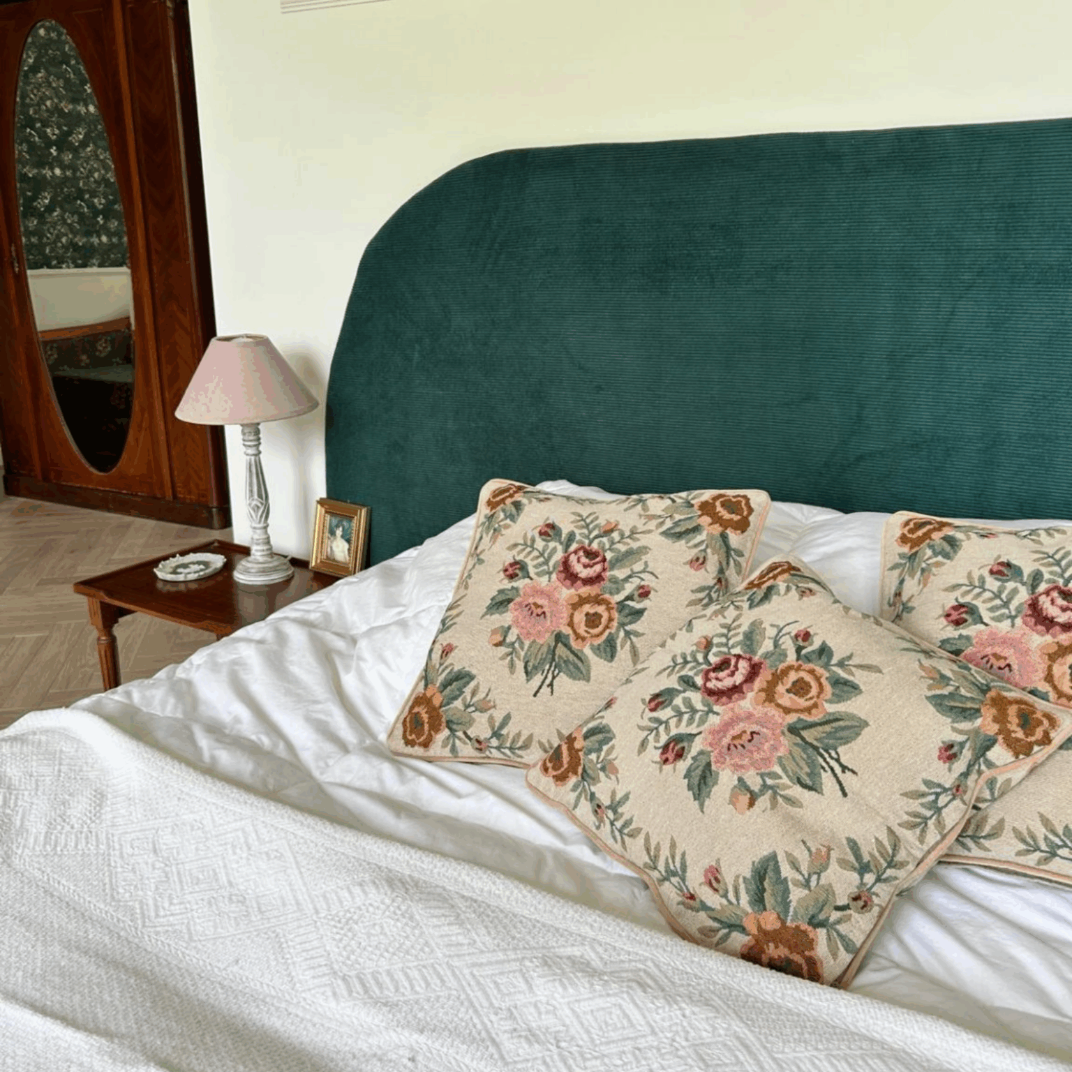 Suite l'escarpolette chambre d'hôte château de la Motte Louchy-Montfand