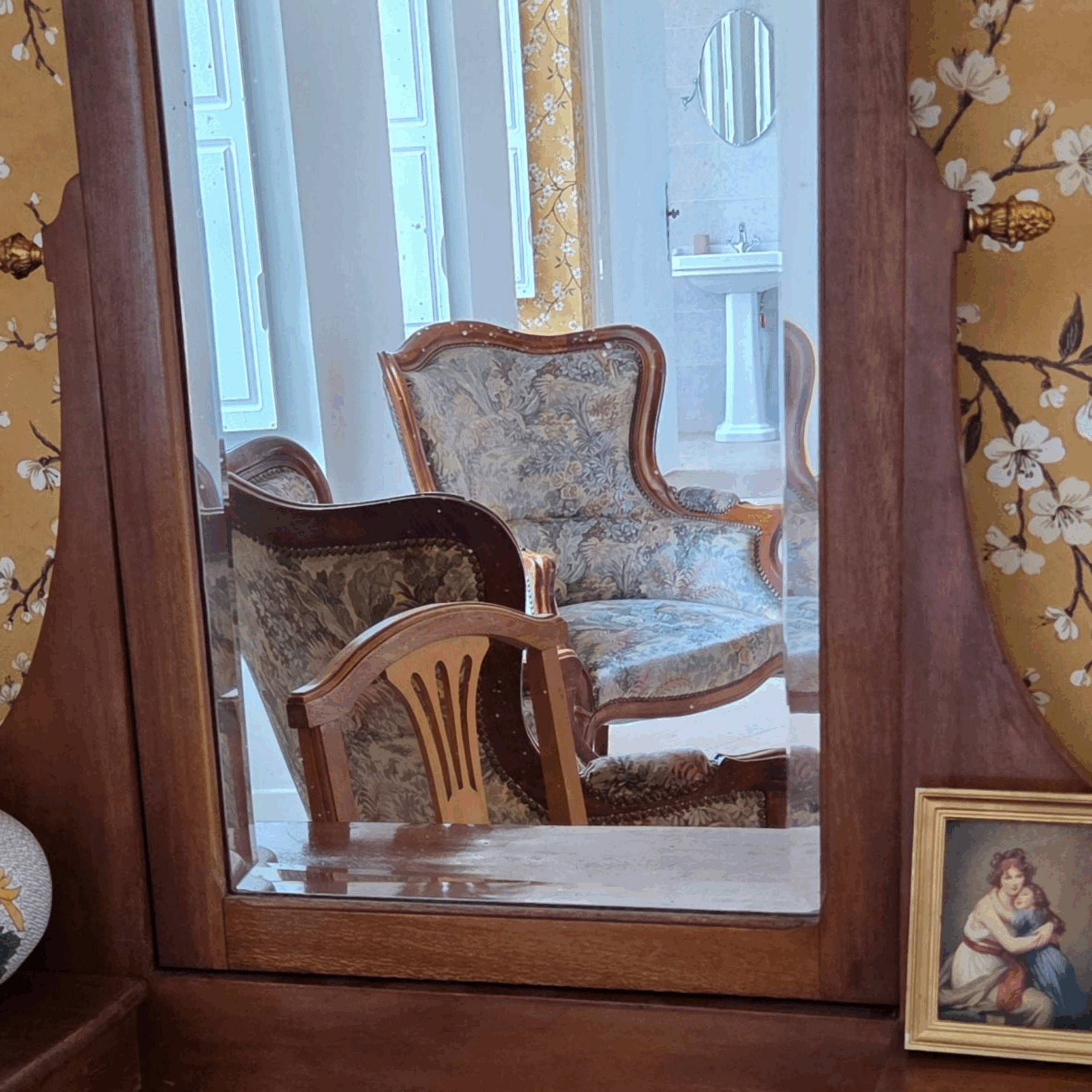 Suite La Tosca Château de la Motte Louchy-Montfand avec mobilier d'époque