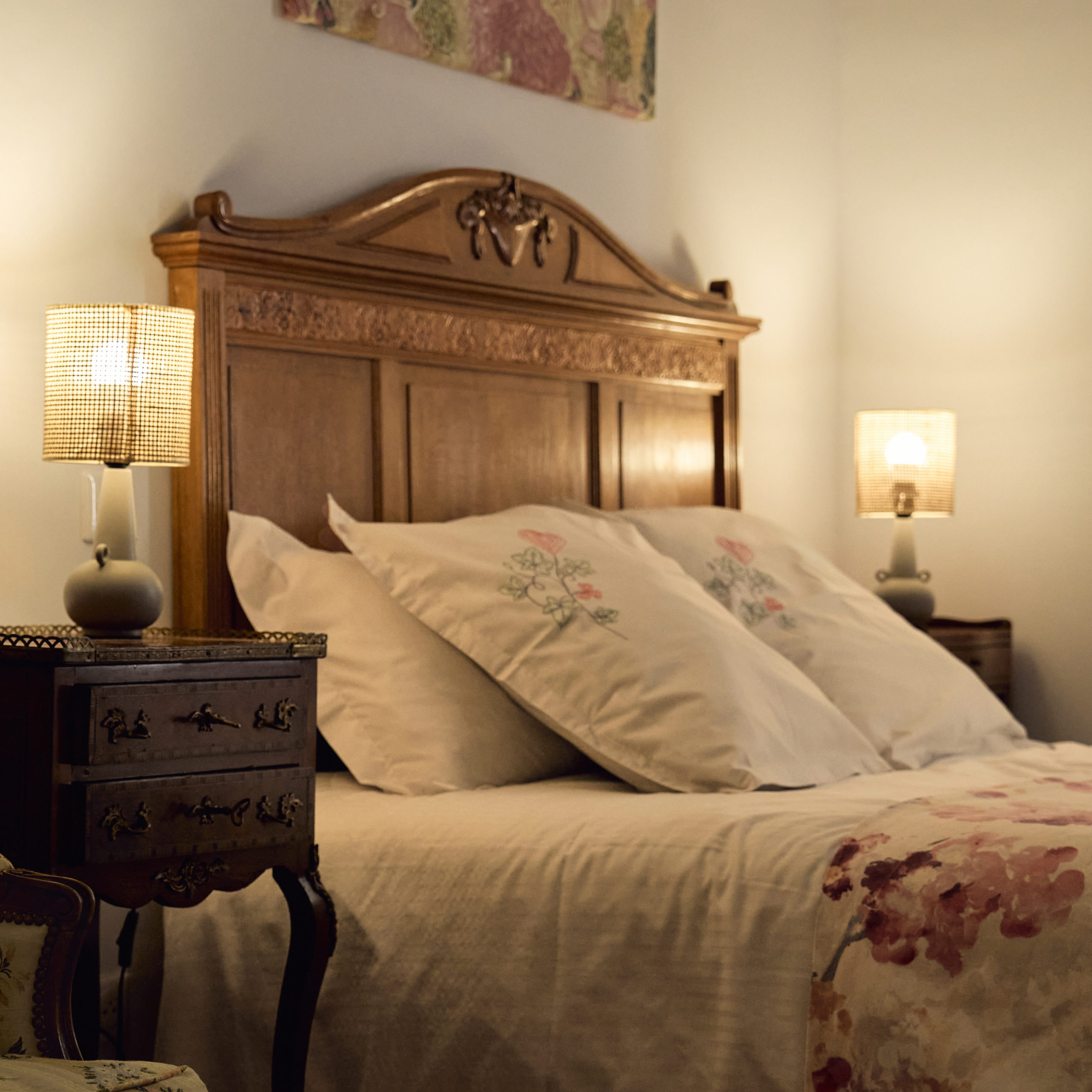 Gîte la Sans Pareille - gîte classé 4 épis, 4 étoiles au Château de la Motte Louchy-Montfand, Allier, Auvergne pour 7 personnes avec 2 chambres familiales et 1 chambre en enfilade, une grande pièce de vie.