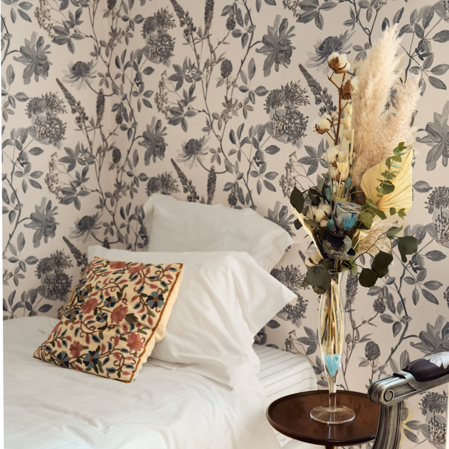 Chambre de charme les Fleurs Bleues - chambre d'hôtes 4 épis au Château de la Motte Louchy-Montfand, Allier, Auvergne